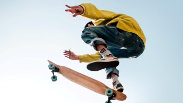 This Santa Really Can Tell How To Drink And Hack Your Hangover. Get On With Your Day As Quick As You Can